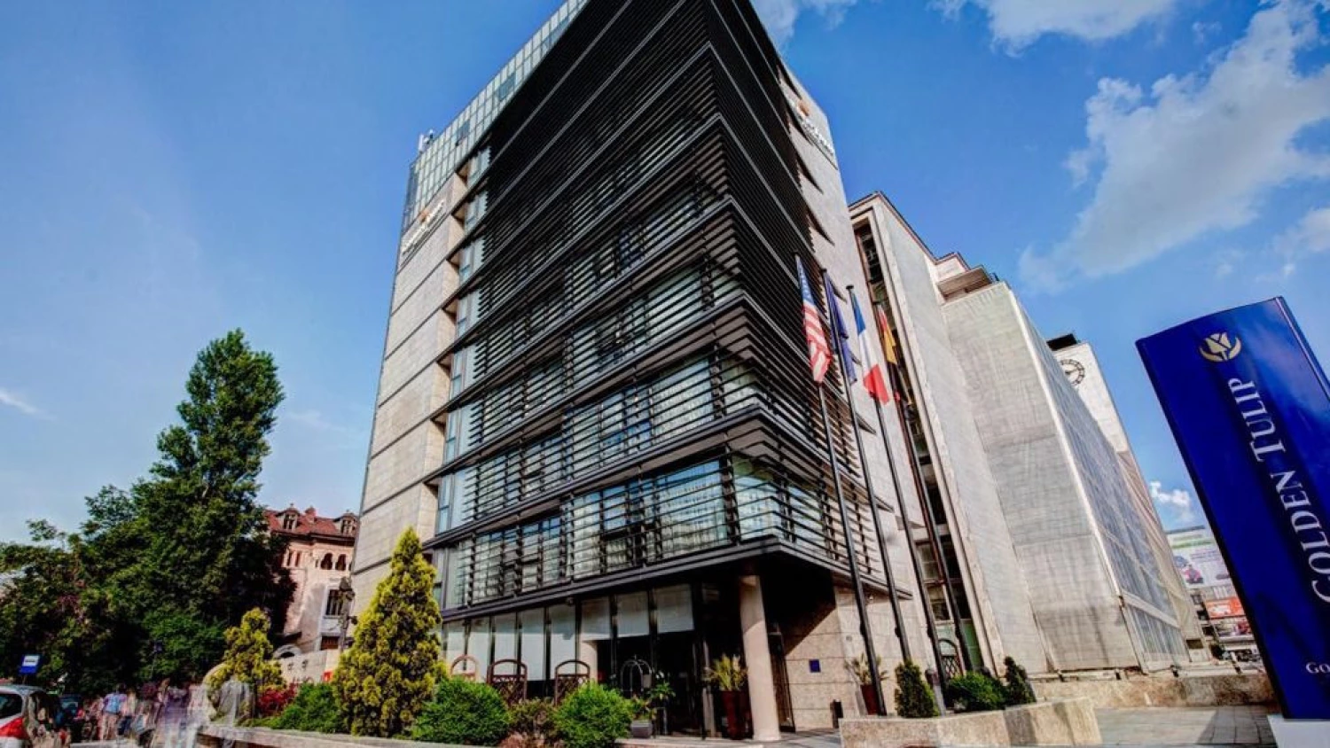 Golden Tulip Victoria